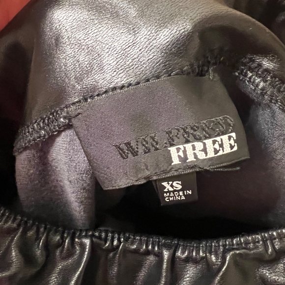 Wilfred Aritzia Daria Vegan Leather High Waisted Leggings Size XS - Picture 2 of 3